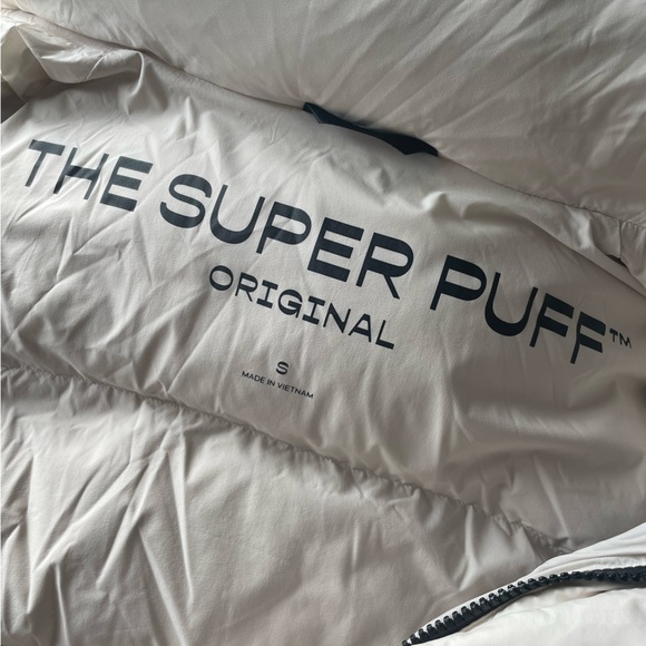 Aritzia Super Puff in Matte Pearl - Picture 5 of 10